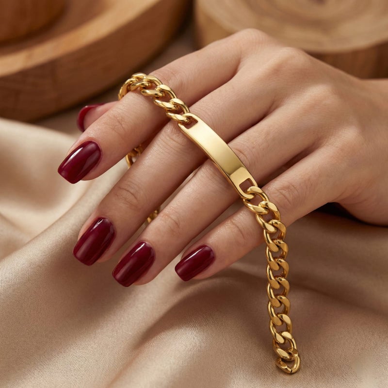 انسيال ذهبي أنيق مصنوع من الستانلس ستيل المقاوم للصدأ، بتصميم جنزير كلاسيكي مزود بقطعة وسطية مصقولة تمنحكِ لمسة من الرقي والجاذبية. - Image 3